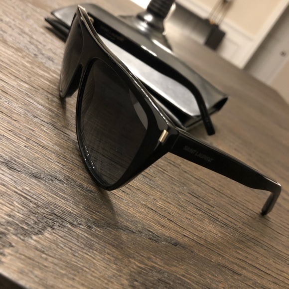 Yves Saint Laurent sunglasses - Picture 4 of 7